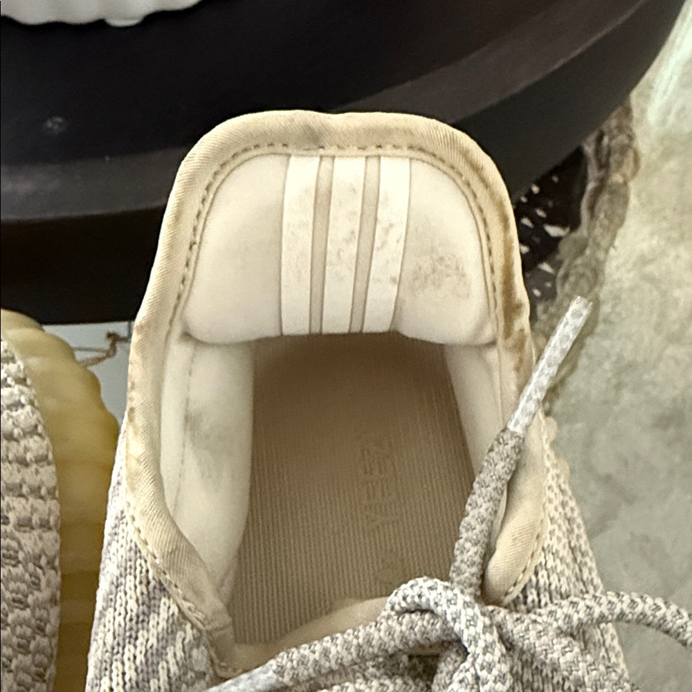Adidas x Yeezy Boost 350 V2 in Lundmark Nylon - Picture 7 of 13